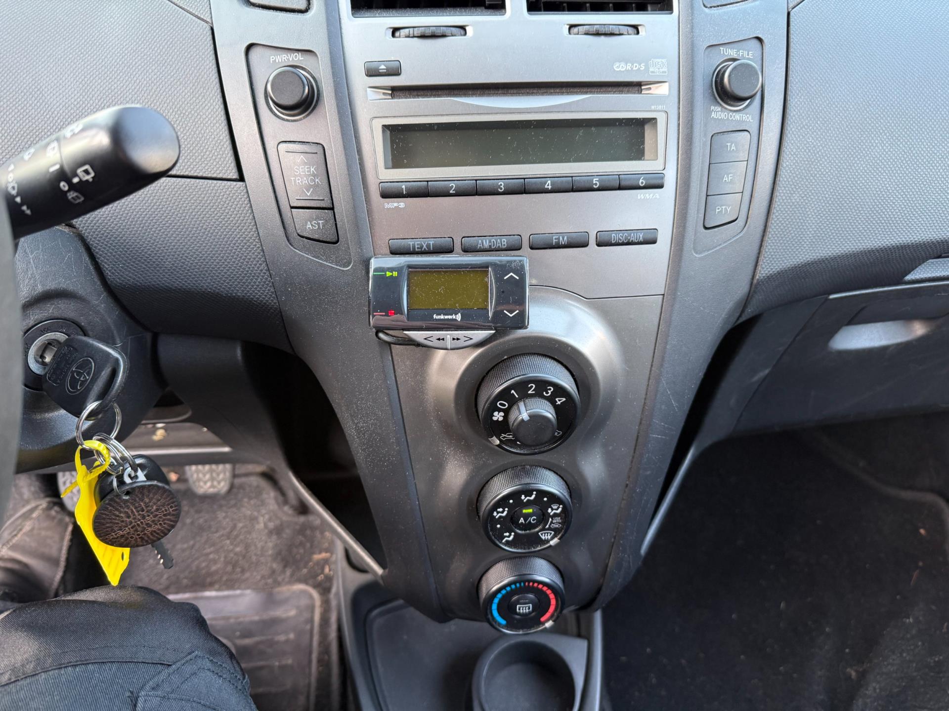 Toyota Yaris 1.0 VVTi Access, foto 6