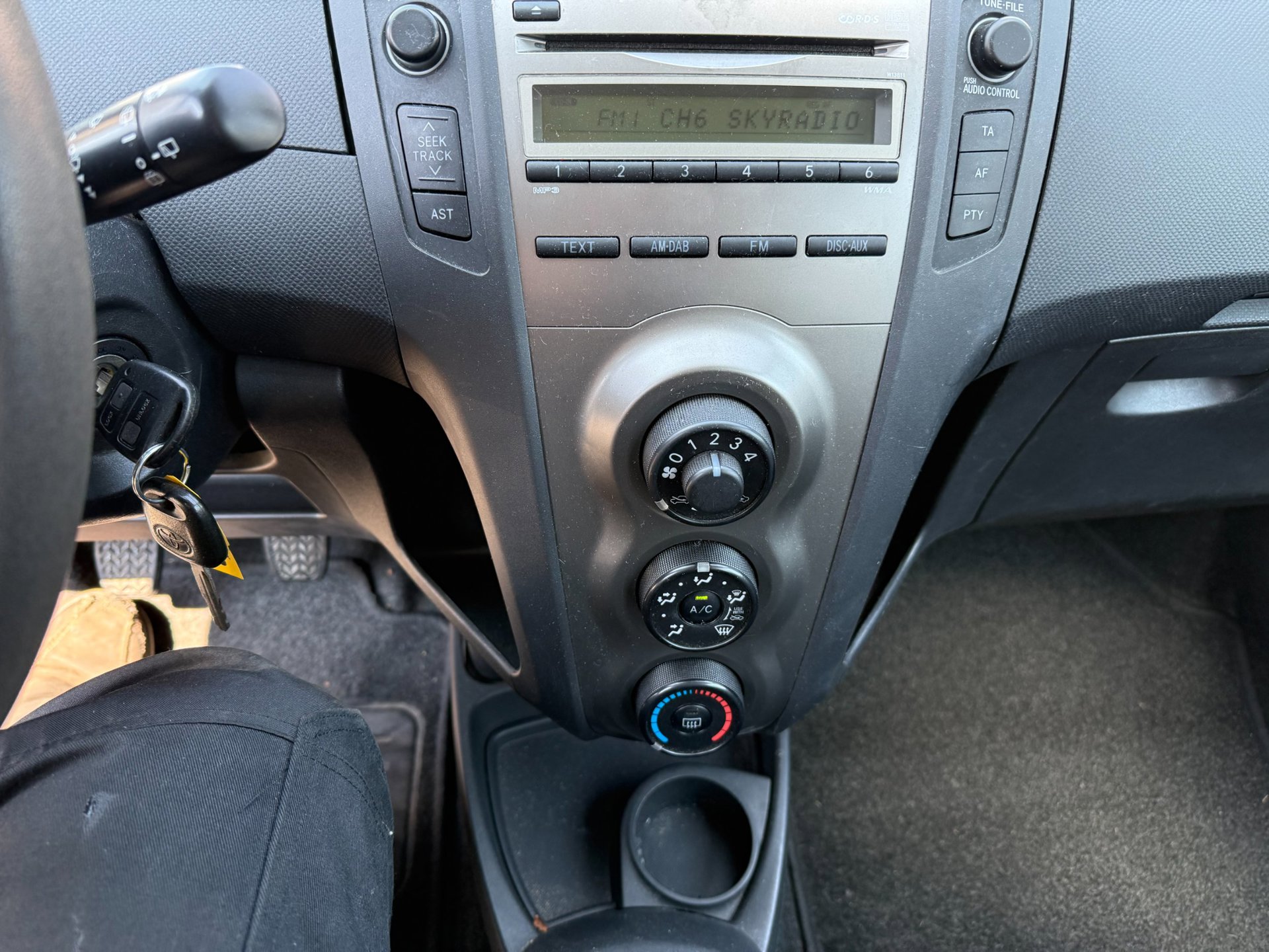 Toyota Yaris 1.0 VVTi Access, foto 7